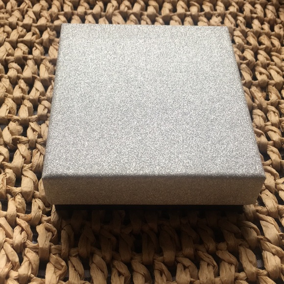 Jenavi Gold Swarovski elements Earrings - Picture 8 of 8